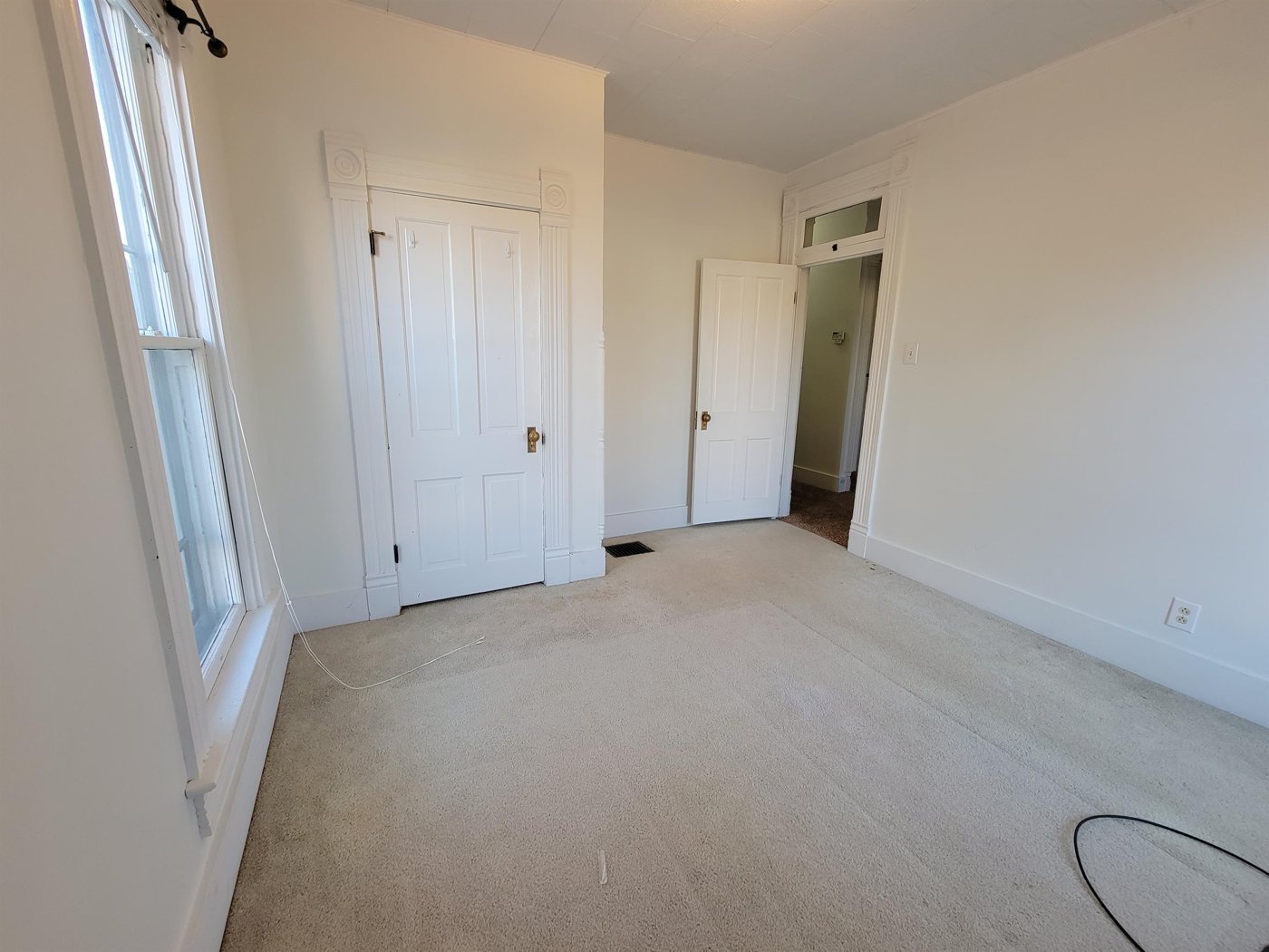 1105 1/2 Avenue F, photo 6 of 6