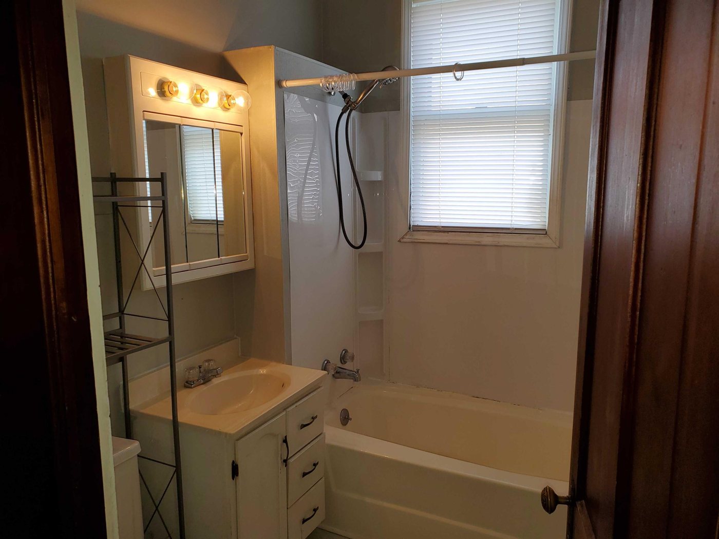 1105 Avenue F, photo 3 of 6