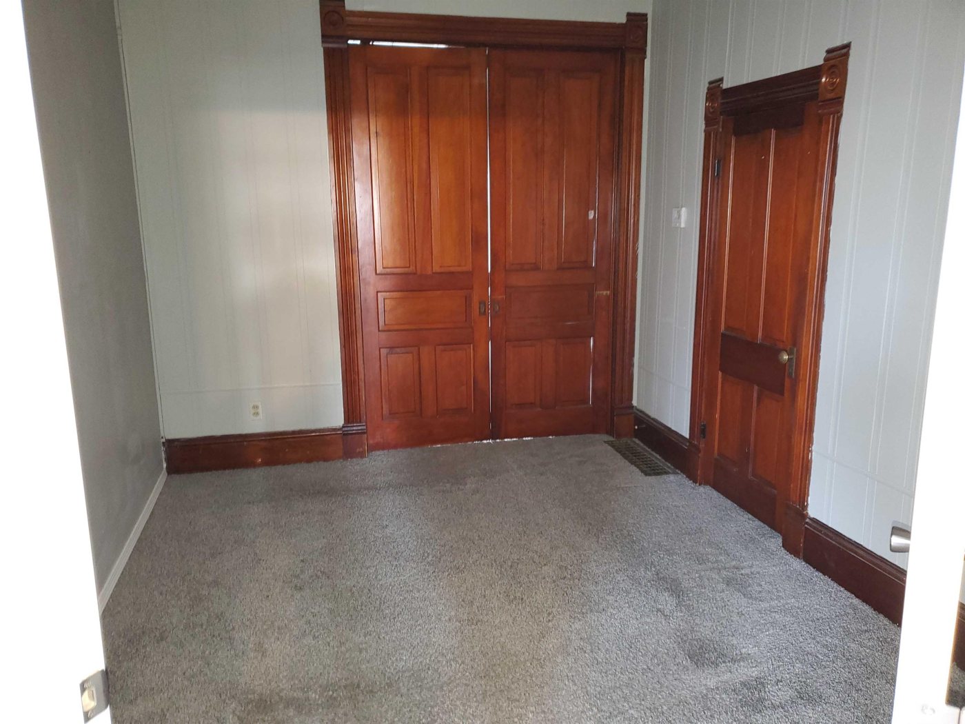 1105 Avenue F, photo 6 of 6