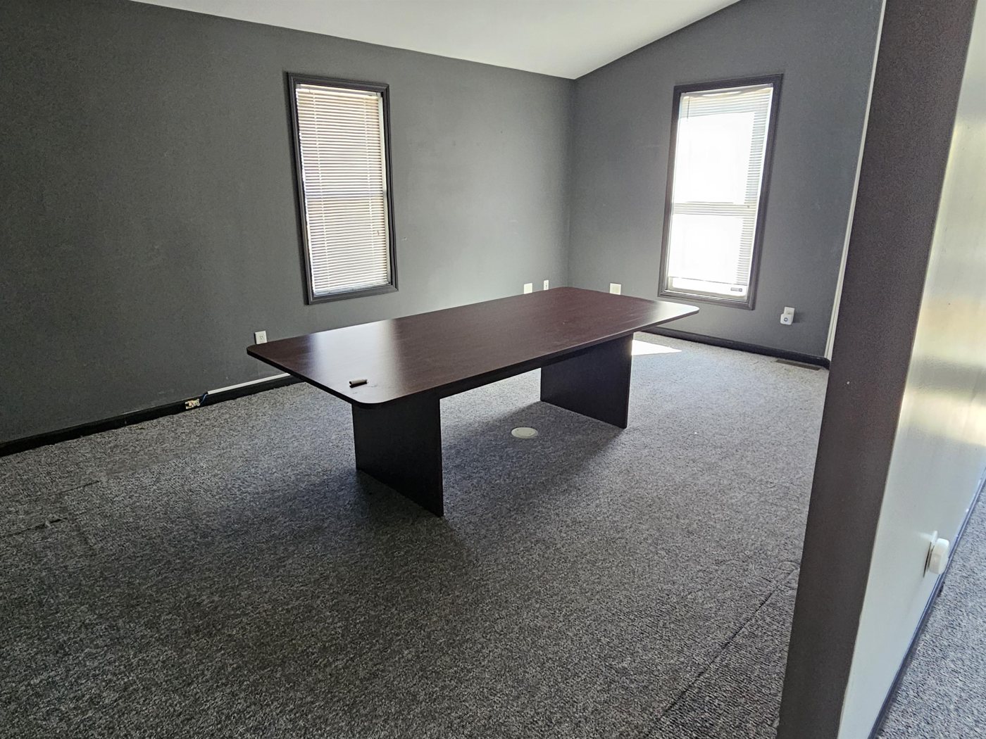 602 West Burlington Avenue, photo 4 of 6