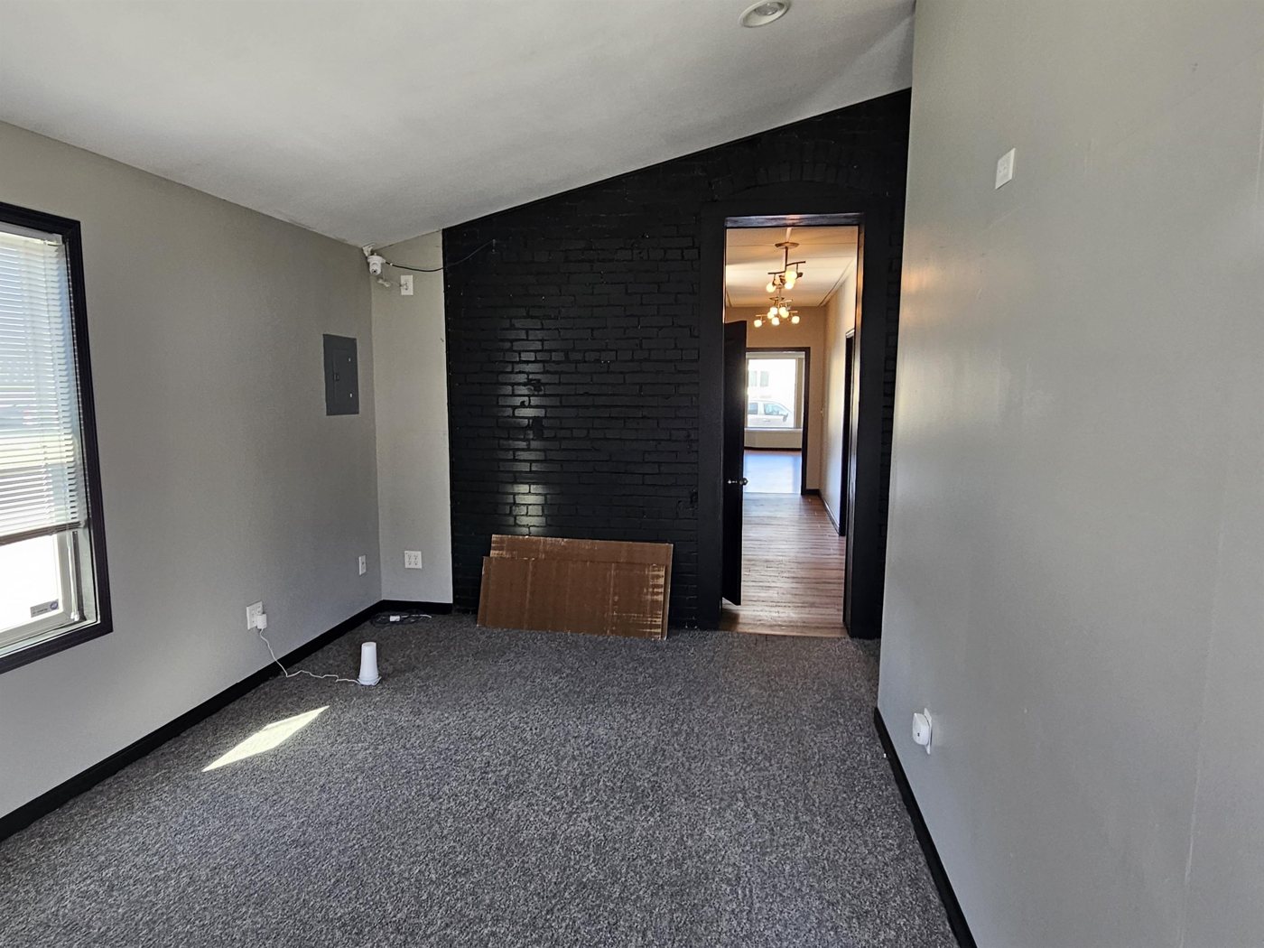 602 West Burlington Avenue, photo 6 of 6