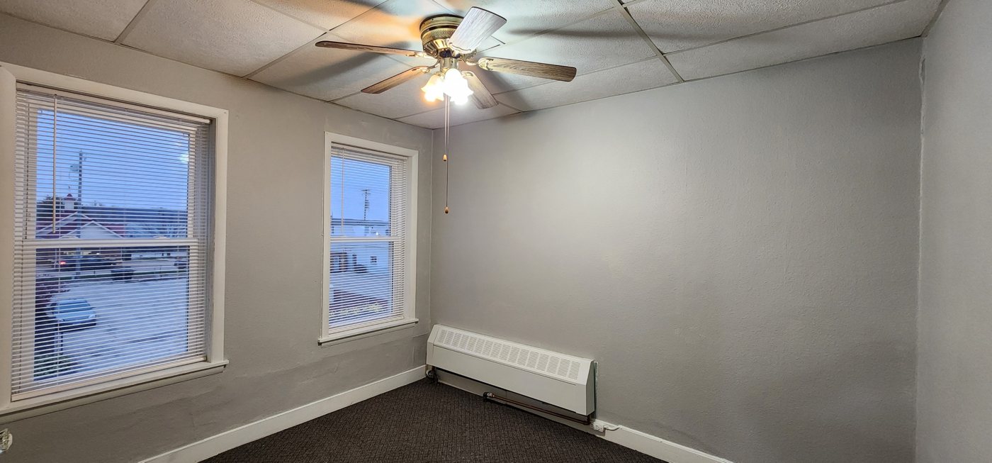 613 Avenue G - A, photo 3 of 6