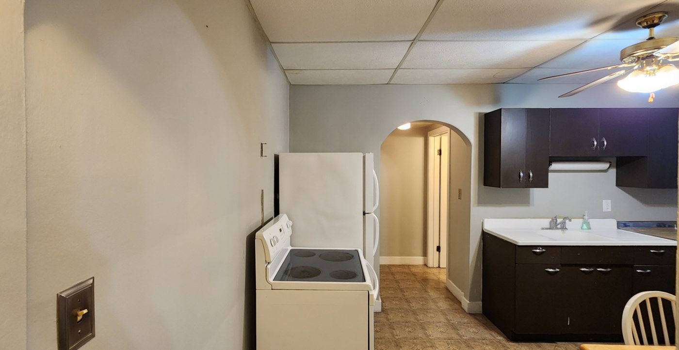 613 Avenue G - A, photo 5 of 6